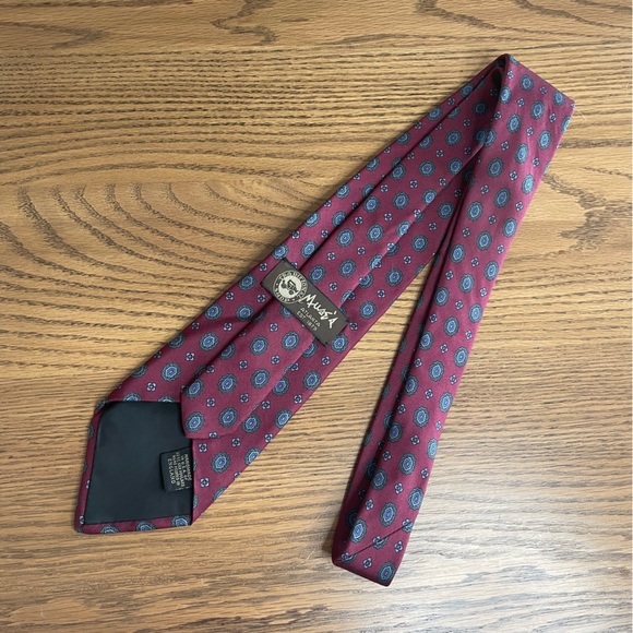 Muse’s of Atlanta Silk Neck Tie - Maroon/Deep Red - excellent preowned condition - Picture 2 of 7